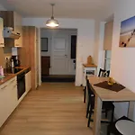 Darsser Strandgut - Haus Ahrenshooper Holz شقة ارنشوب