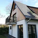Darsser Strandgut - Haus Ahrenshooper Holz ارنشوب