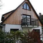 Darsser Strandgut - Haus Ahrenshooper Holz شقة