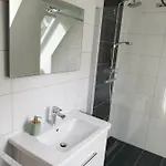 Darsser Strandgut - Haus Ahrenshooper Holz ارنشوب