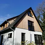 Darsser Strandgut - Haus Ahrenshooper Holz ارنشوب