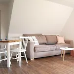 Darsser Strandgut - Haus Ahrenshooper Holz ارنشوب