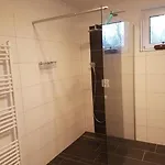 Darsser Strandgut - Haus Ahrenshooper Holz شقة ارنشوب